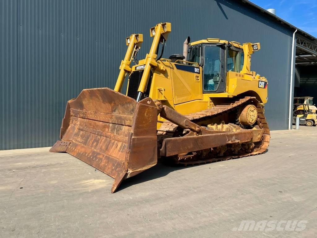 CAT D8T Crawler dozers