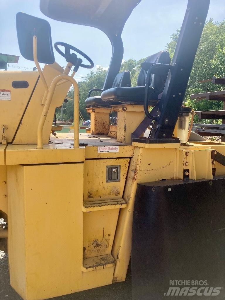 Sakai GW 750-2 Asphalt pavers