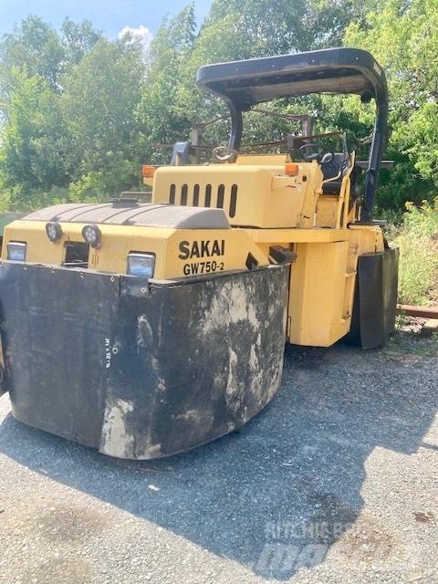 Sakai GW 750-2 Asphalt pavers