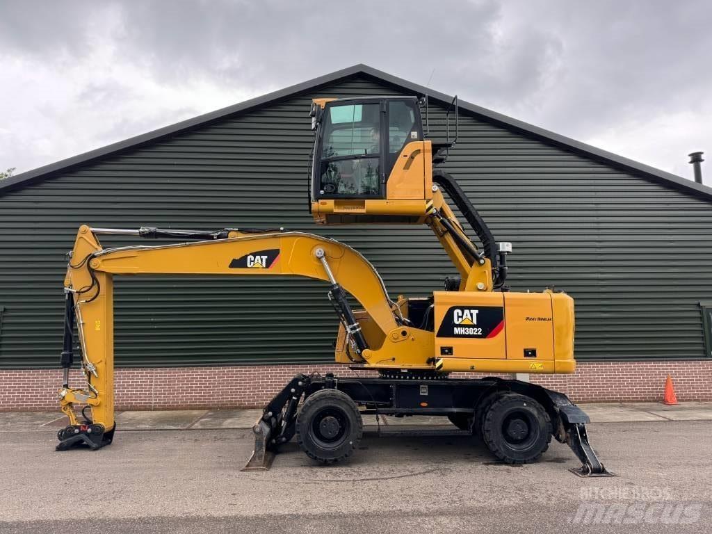 CAT MH3022 Waste / Industry Handlers
