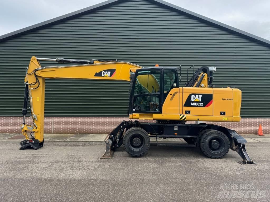 CAT MH3022 Waste / Industry Handlers