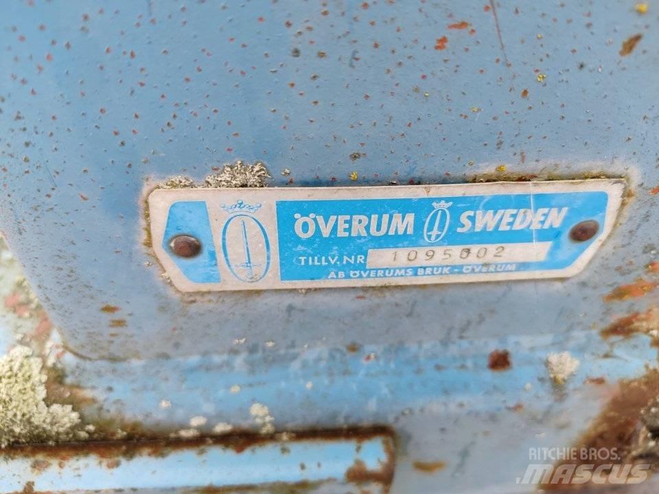 Överum 3-siipinen Plows