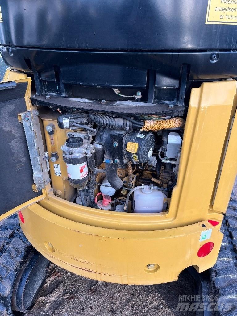 CAT 302 Mini Excavators <7t (Mini Diggers)