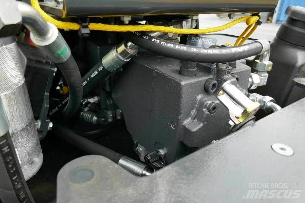 Bomag BW 213 DH-5 Soil Compactors