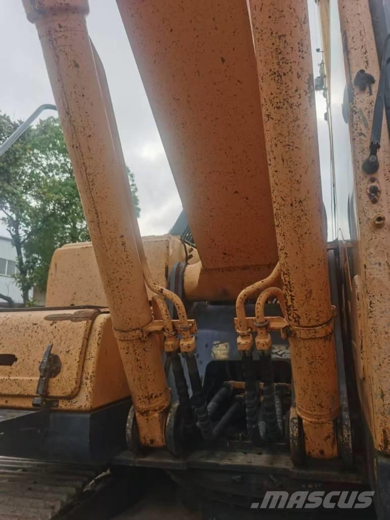 Hyundai R220LC-9S Crawler Excavators