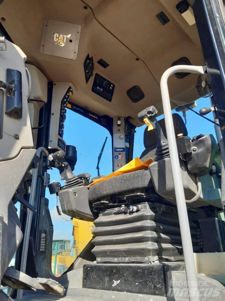 CAT M 140 M 2 Motor Graders