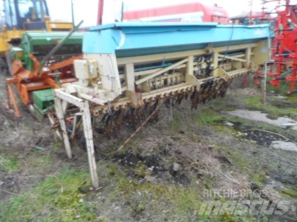 Sulky Tramline Drills