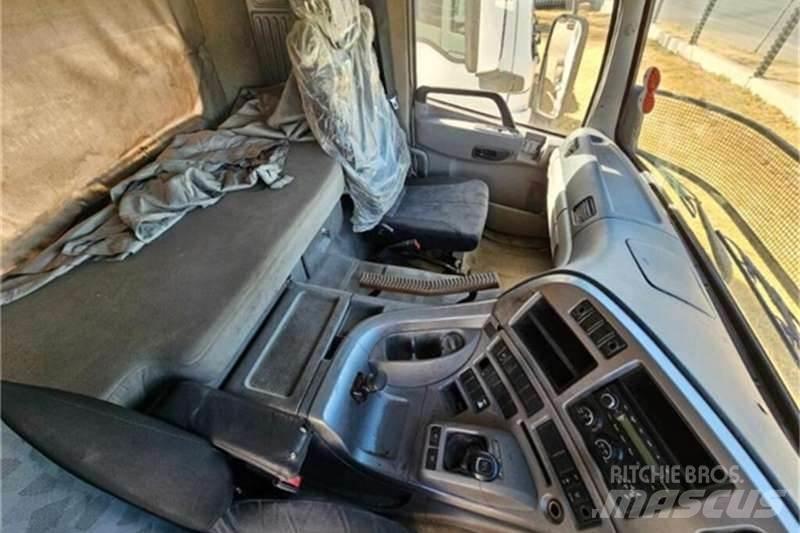 UD TRUCKS QUON Other Trucks