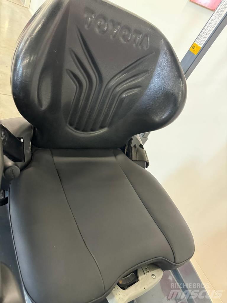 Toyota 10624 - 8FBE15T Electric Forklifts