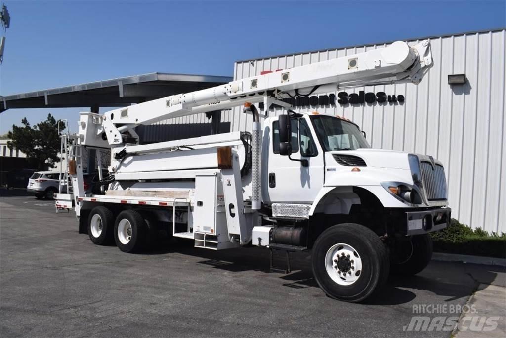 Altec AM900-E100 Truck Mounted Aerial Platforms