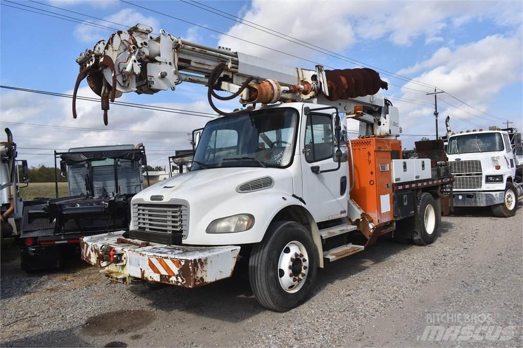 Altec D945B Digger Derricks trucks