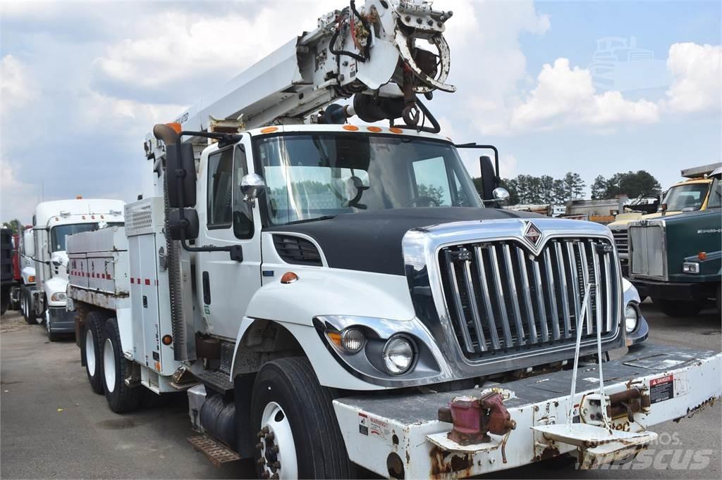 Altec DM45 Digger Derricks trucks