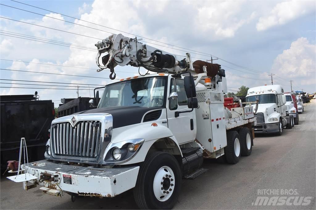 Altec DM45 Digger Derricks trucks