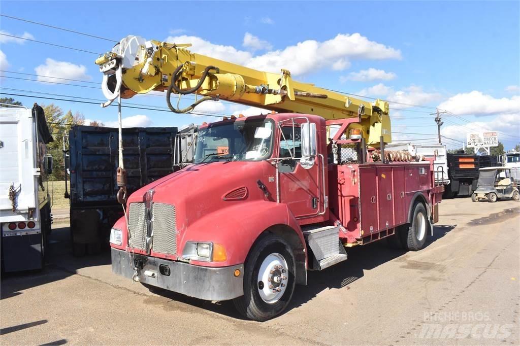 Altec DM47T Digger Derricks trucks