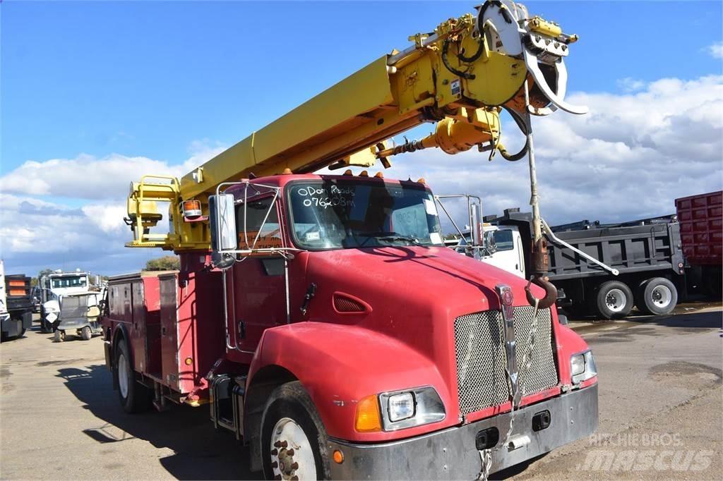 Altec DM47T Digger Derricks trucks