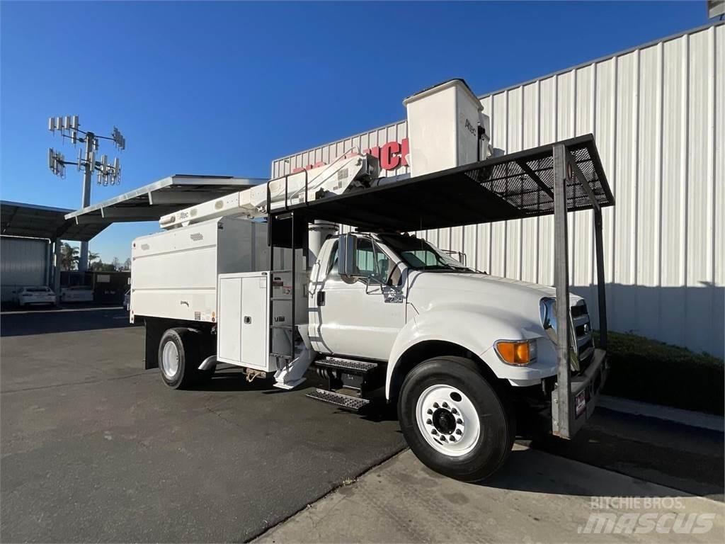 Altec LR756 FM Truck Mounted Aerial Platforms