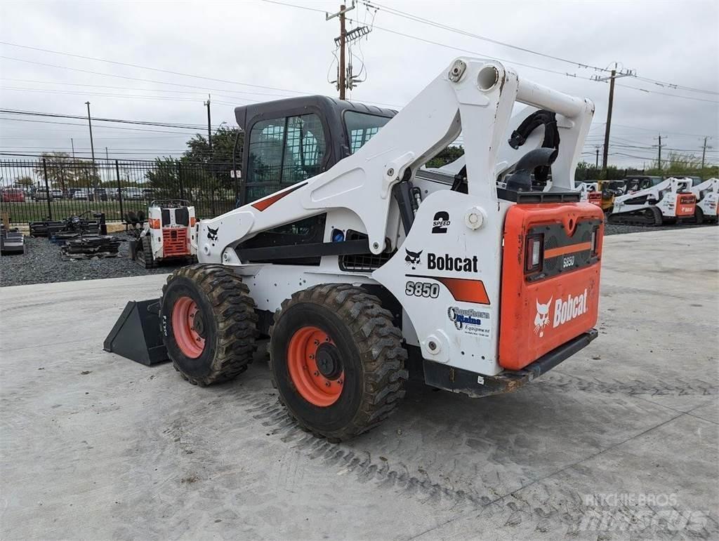 Bobcat S850 Skid Steer Loaders