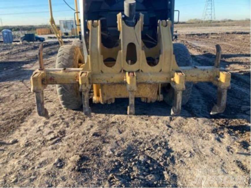 CAT 140M2 Motor Graders