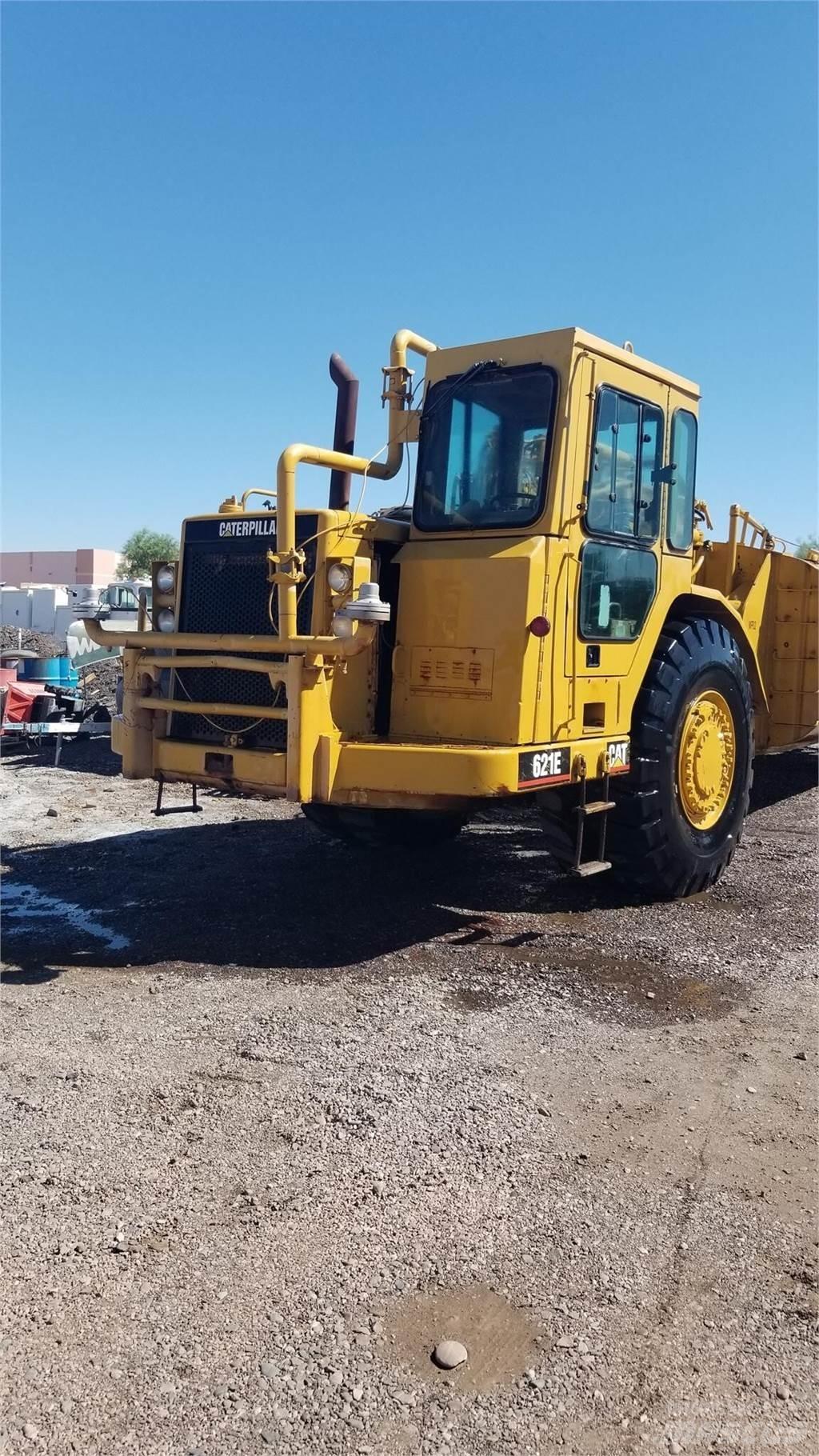 CAT 621E Tank Trailers