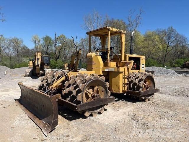CAT 815 Landfill compactors