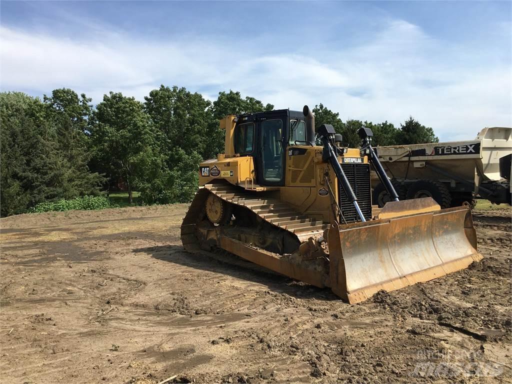 CAT D6T LGP Crawler dozers