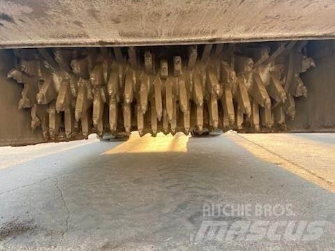CAT RM-300 Asphalt Recycling Equipment