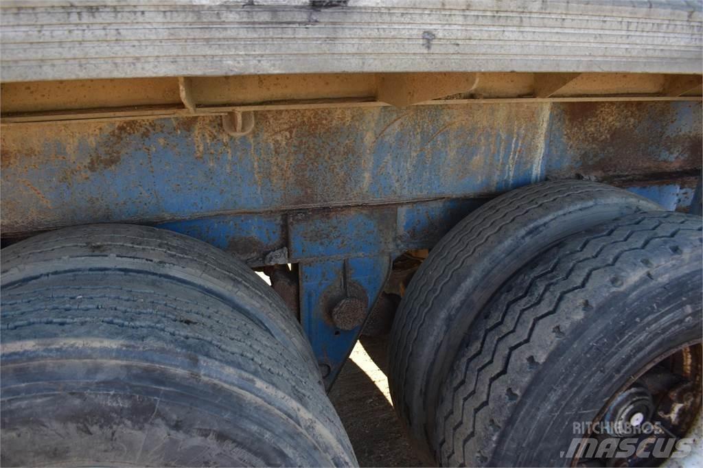 East Mfg  Dump Trailers