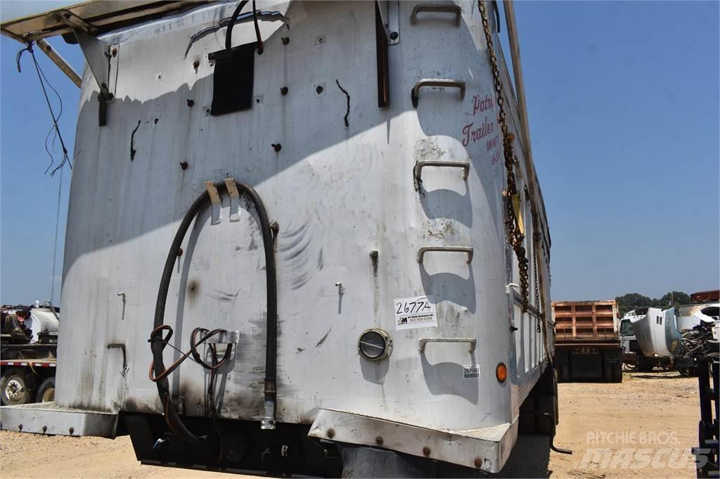 East Mfg  Dump Trailers