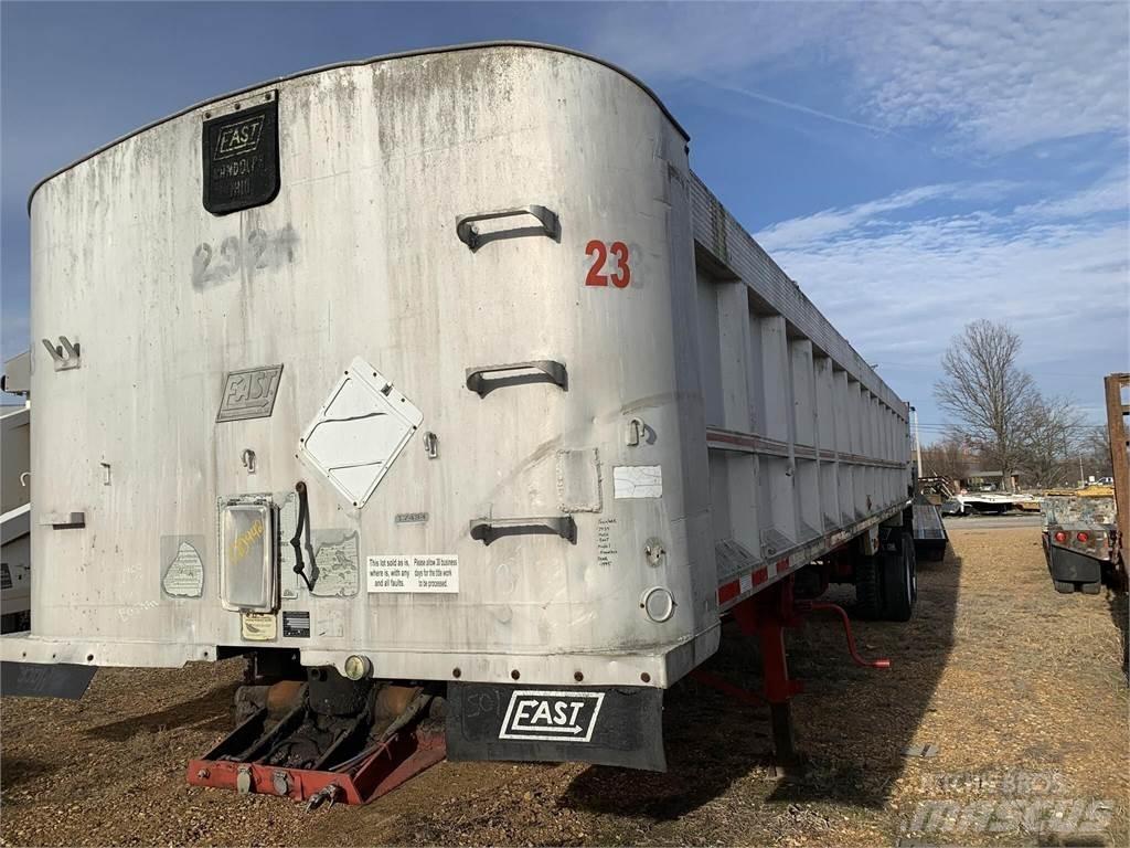 East Mfg  Dump Trailers