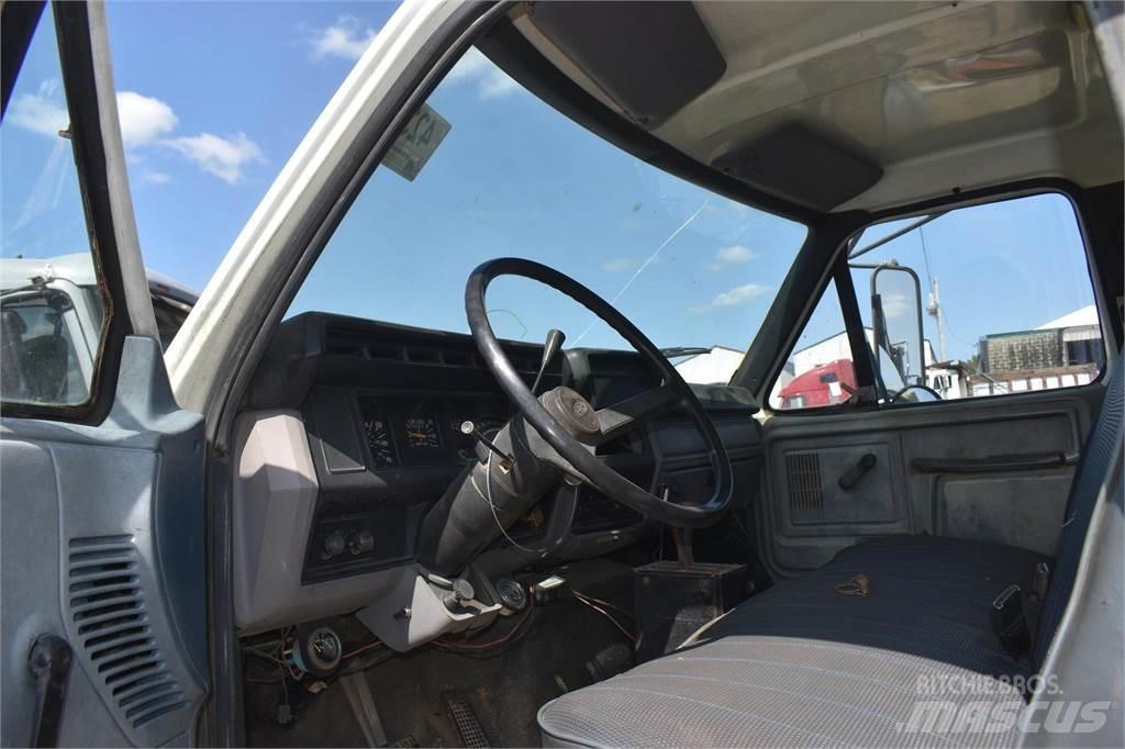 Ford F800 Dump Trucks