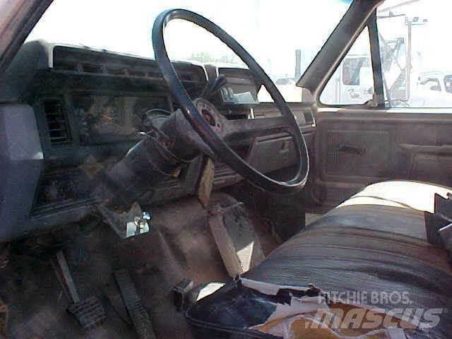 Ford F800 Work Trucks / Municipal