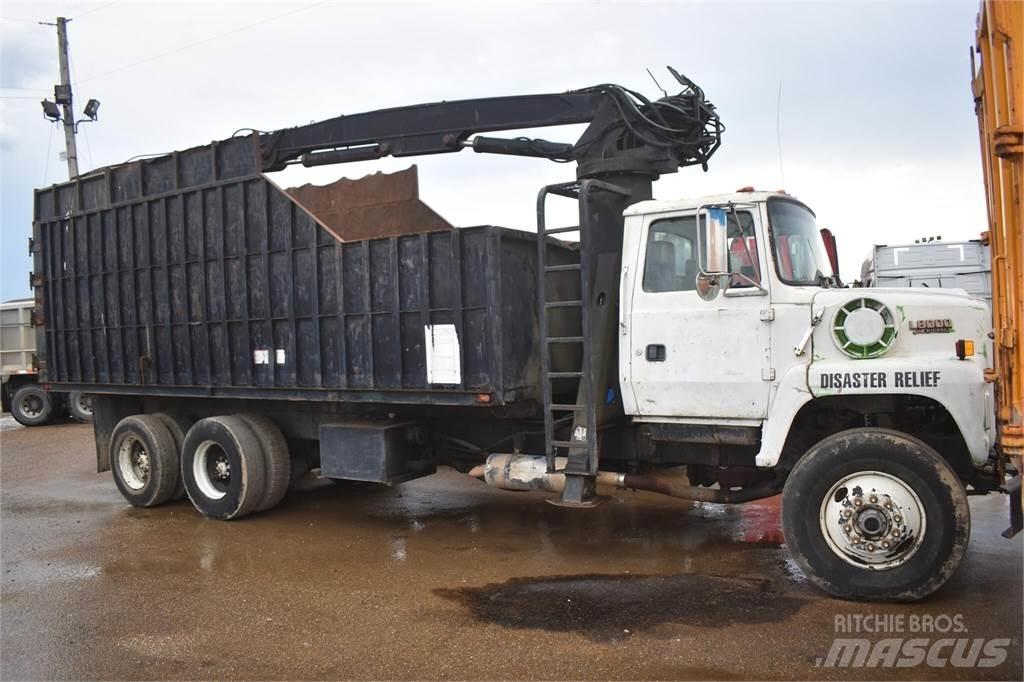 Ford L8000 Boom / Crane / Bucket Trucks