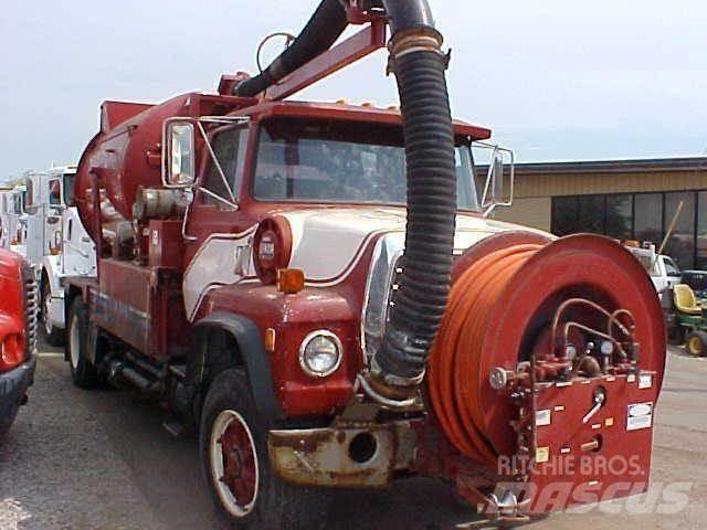 Ford L8000 Tank Trucks