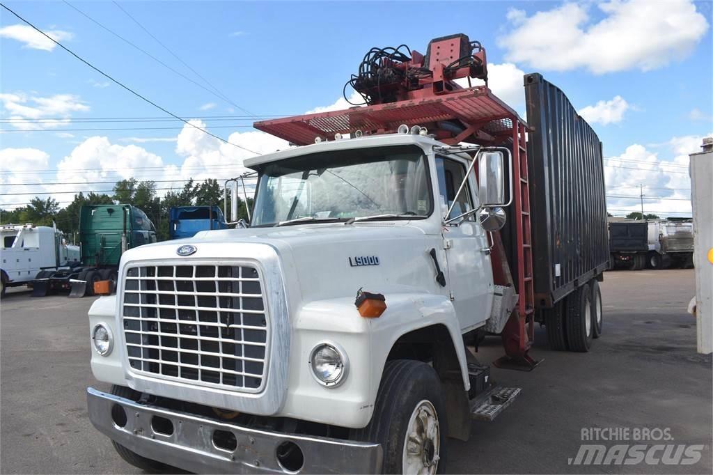 Ford L9000 Boom / Crane / Bucket Trucks