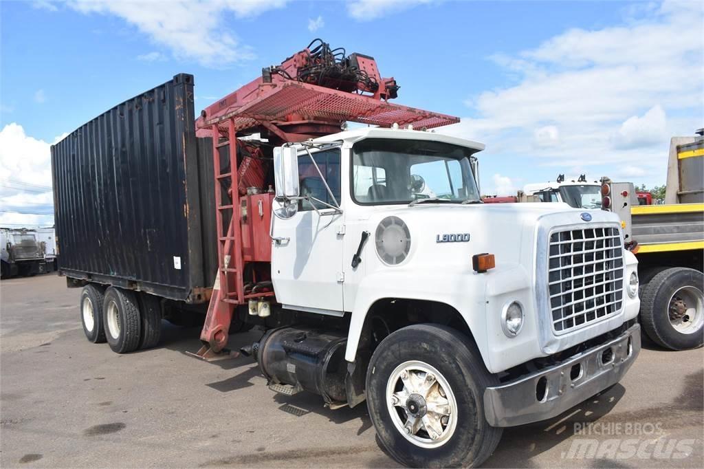 Ford L9000 Boom / Crane / Bucket Trucks