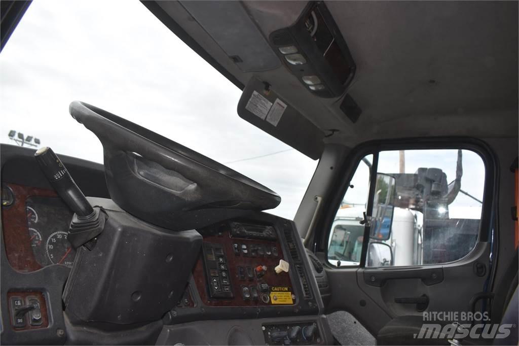 Freightliner 114SD Dump Trucks
