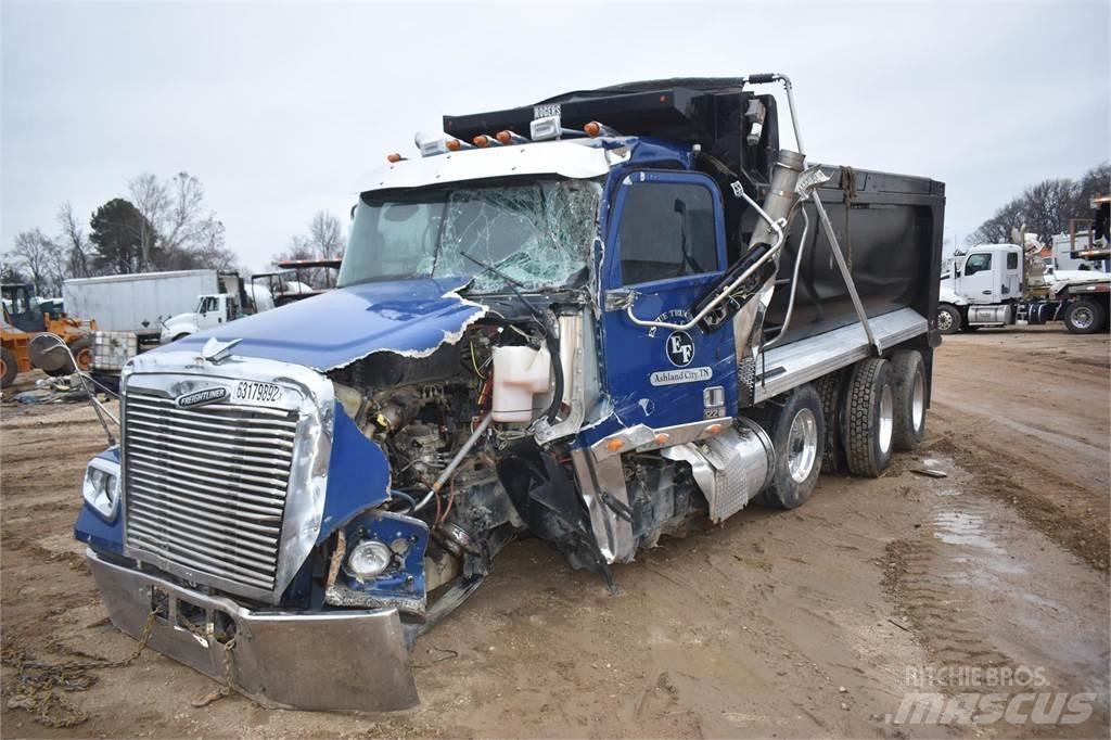 Freightliner 122SD Dump Trucks