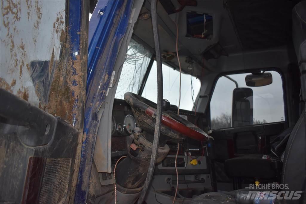 Freightliner 122SD Dump Trucks
