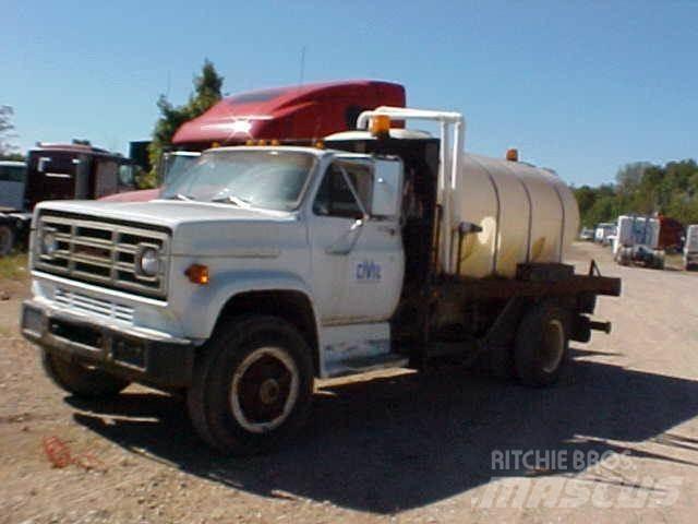 GMC TOPKICK C6500 Tank Trucks