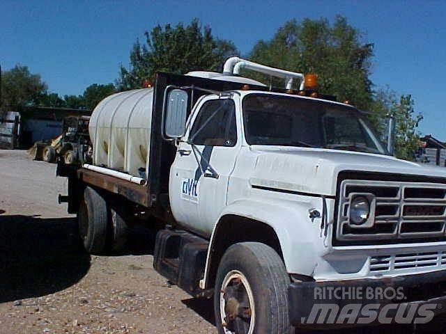 GMC TOPKICK C6500 Tank Trucks