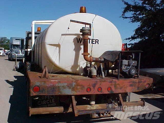 GMC TOPKICK C6500 Tank Trucks