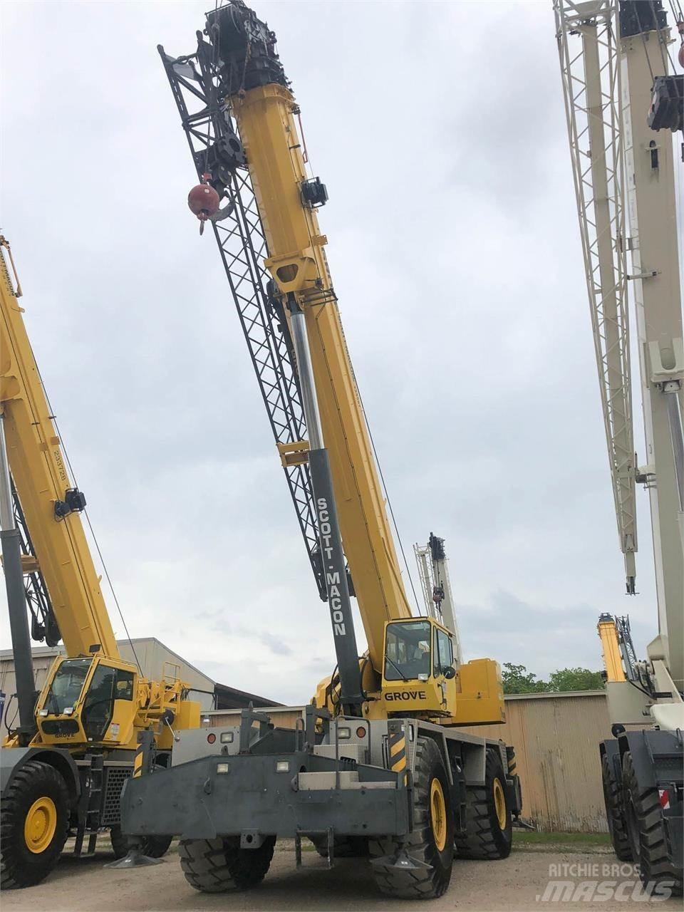 Grove RT9130E Rough Terrain Cranes