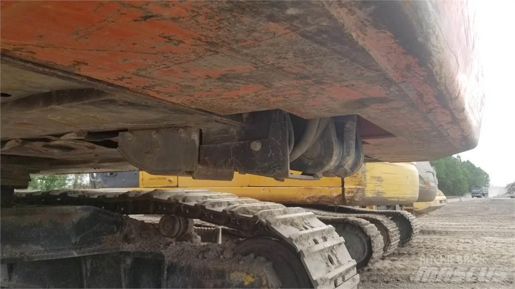 Hitachi ZX670 LC-5B Crawler Excavators
