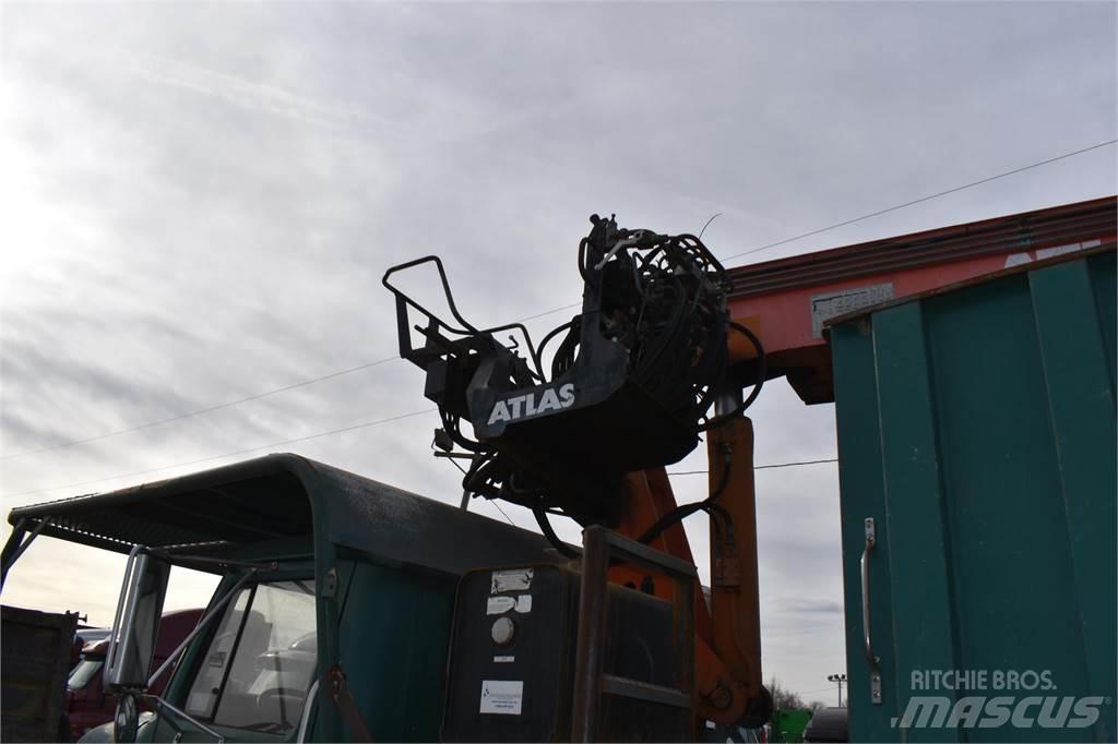 International 4700 Boom / Crane / Bucket Trucks