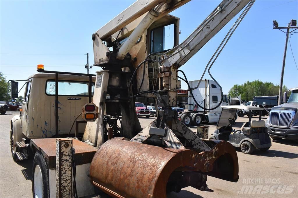 International 4700 Boom / Crane / Bucket Trucks