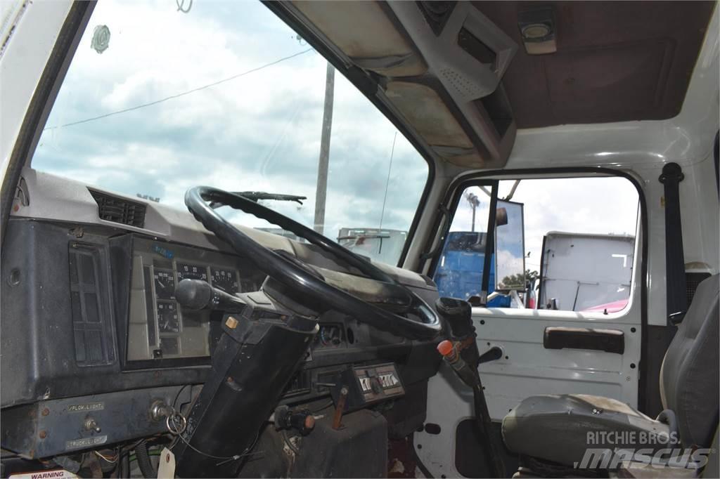 International 4700 Dump Trucks