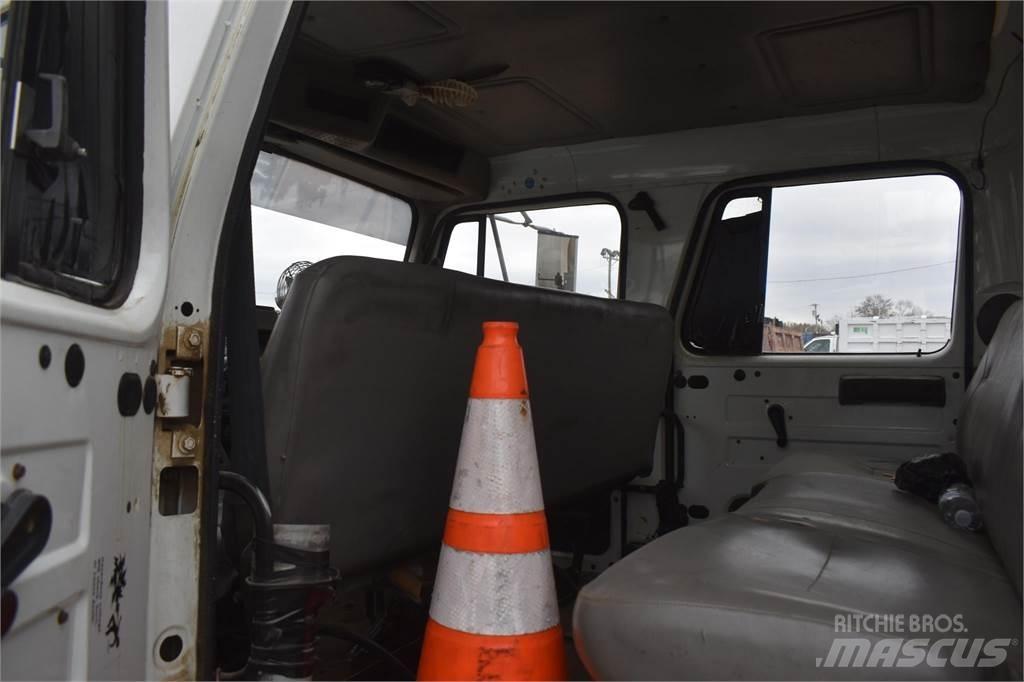 International 4700 Work Trucks / Municipal