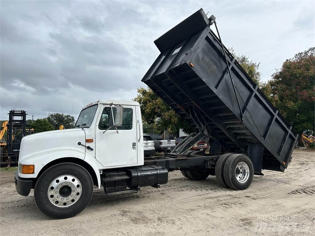 International 4700 Dump Trucks