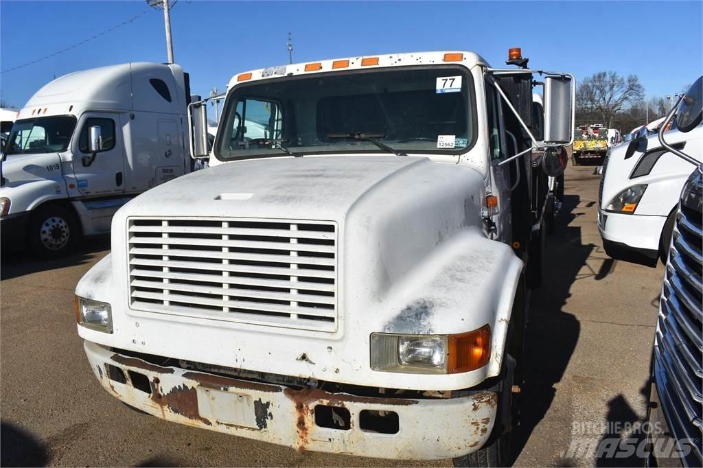 International 4700 Dump Trucks