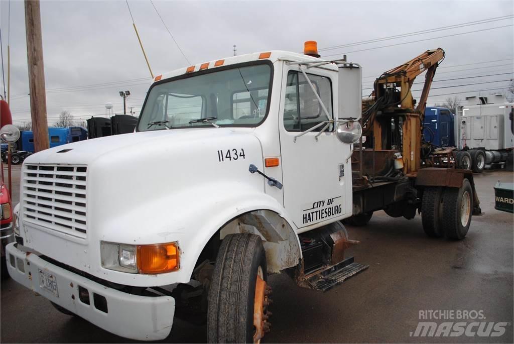 International 4700 Boom / Crane / Bucket Trucks